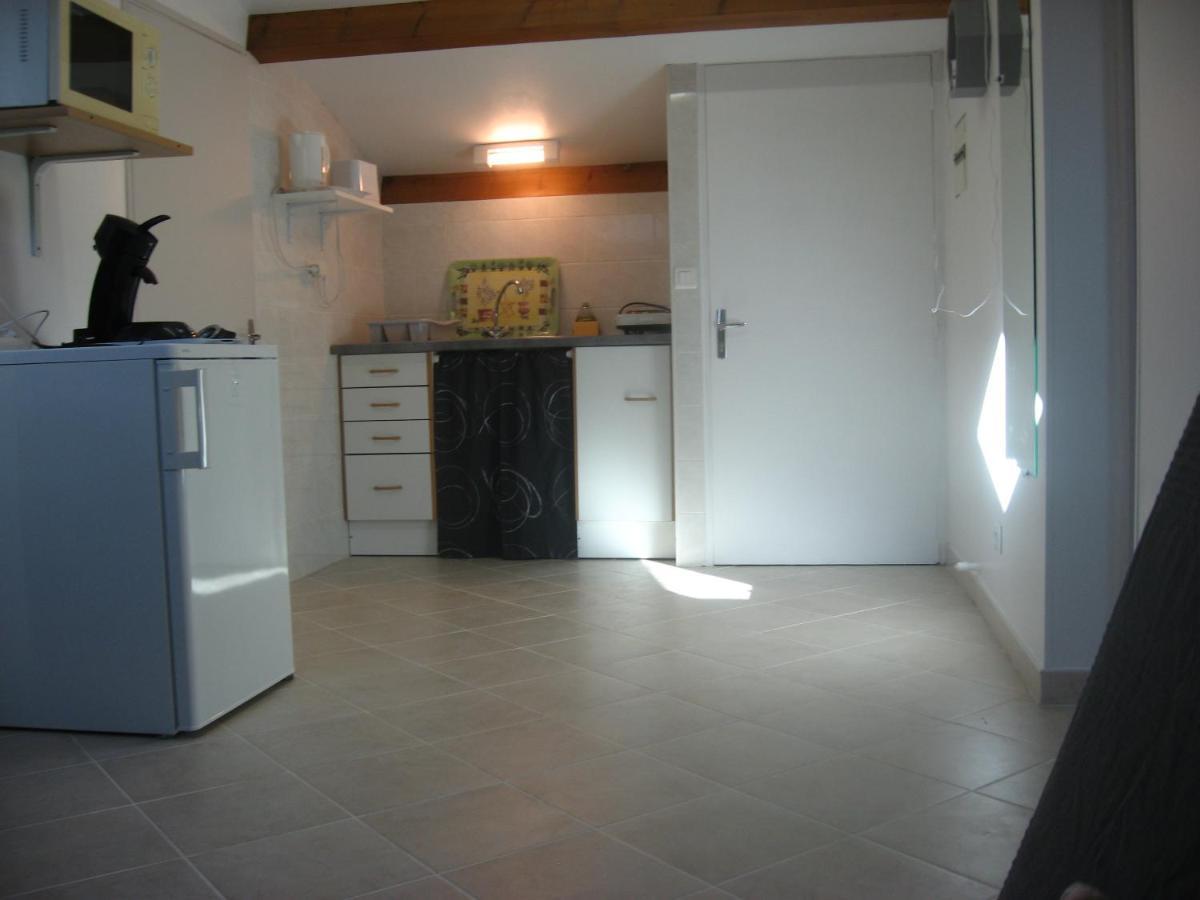 Appartement T 2 Avec Velux Sous Les Combes De 34 M2 à La Londe-les-Maures Extérieur photo