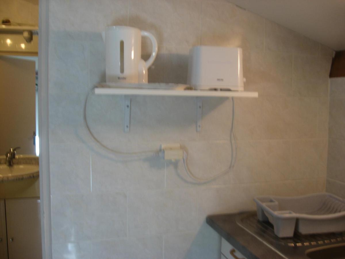 Appartement T 2 Avec Velux Sous Les Combes De 34 M2 à La Londe-les-Maures Extérieur photo