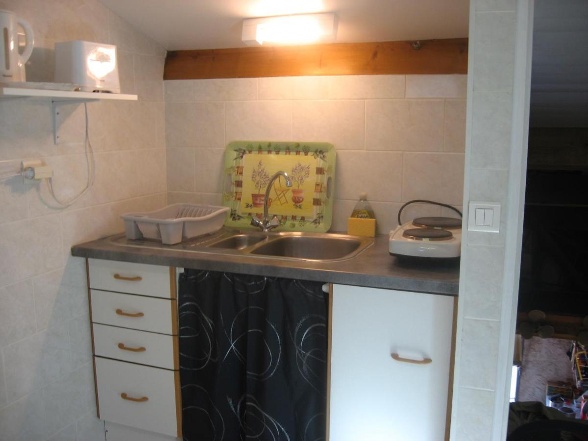 Appartement T 2 Avec Velux Sous Les Combes De 34 M2 à La Londe-les-Maures Extérieur photo