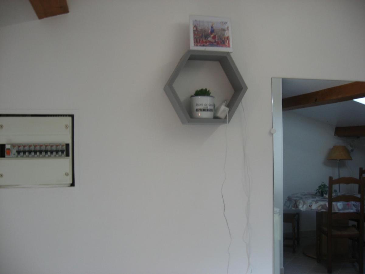 Appartement T 2 Avec Velux Sous Les Combes De 34 M2 à La Londe-les-Maures Extérieur photo