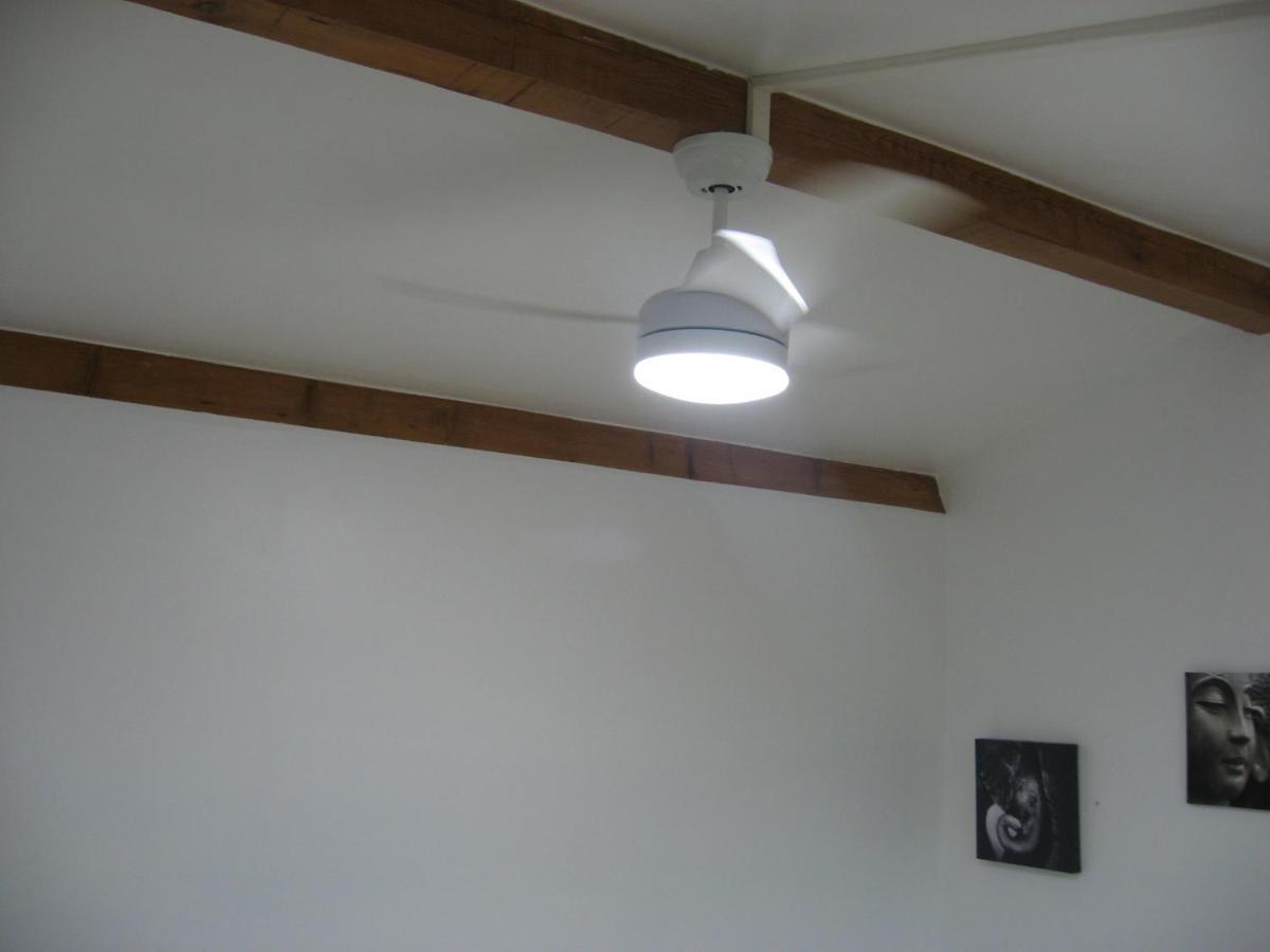 Appartement T 2 Avec Velux Sous Les Combes De 34 M2 à La Londe-les-Maures Extérieur photo