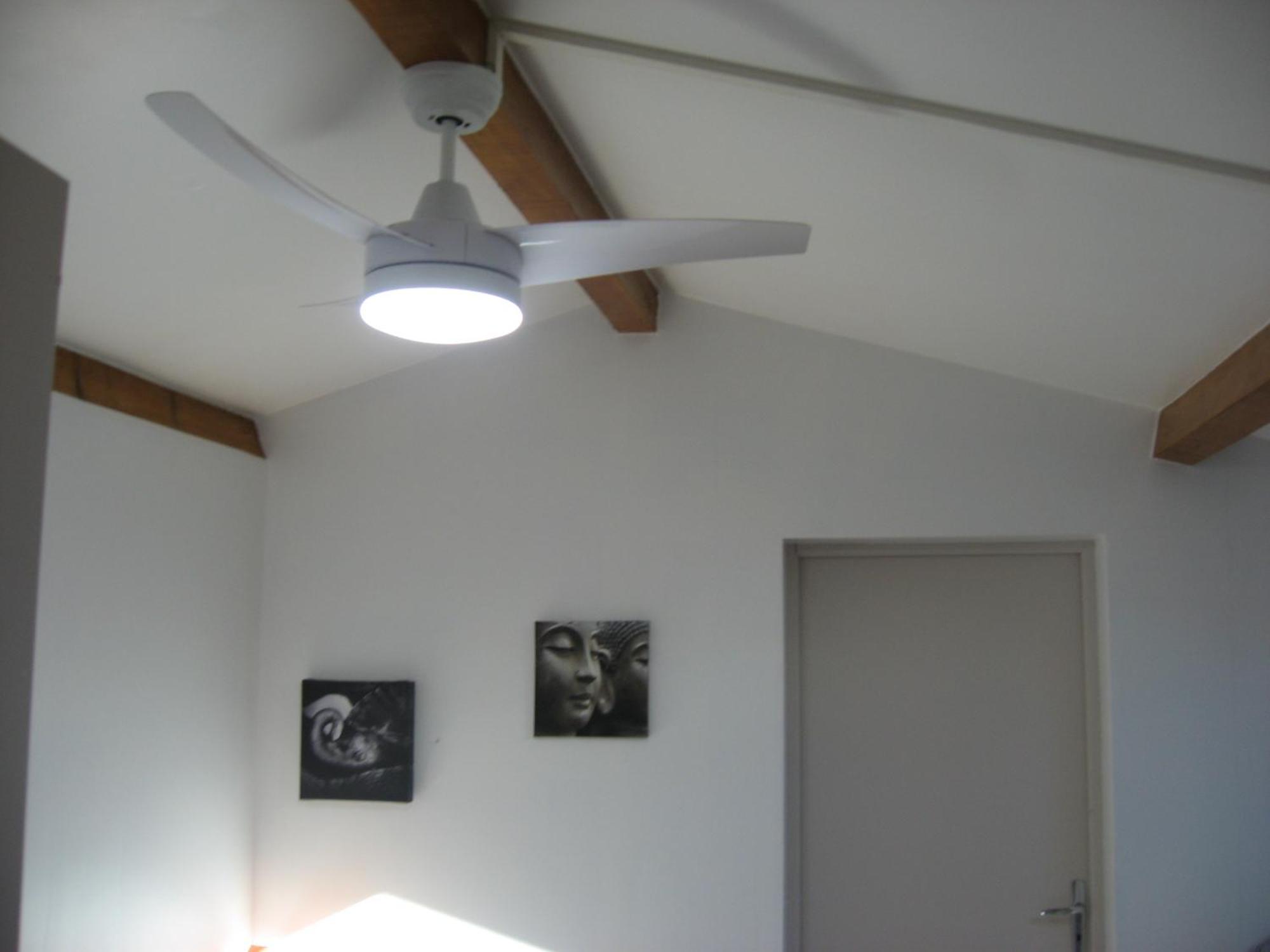 Appartement T 2 Avec Velux Sous Les Combes De 34 M2 à La Londe-les-Maures Extérieur photo