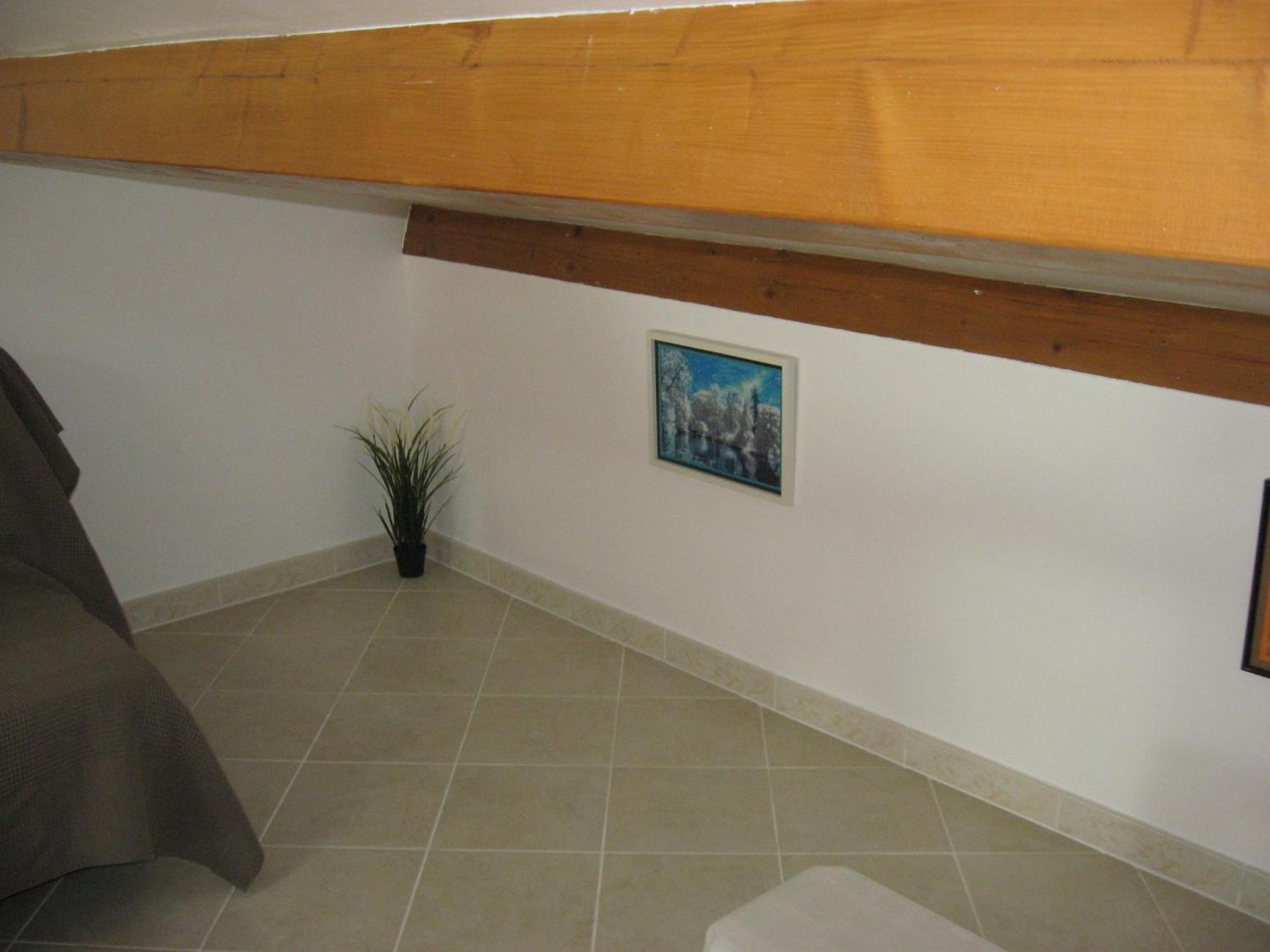 Appartement T 2 Avec Velux Sous Les Combes De 34 M2 à La Londe-les-Maures Extérieur photo