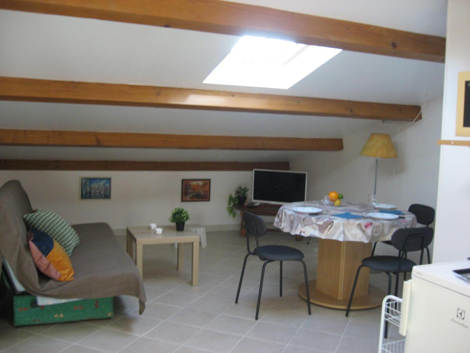 Appartement T 2 Avec Velux Sous Les Combes De 34 M2 à La Londe-les-Maures Extérieur photo